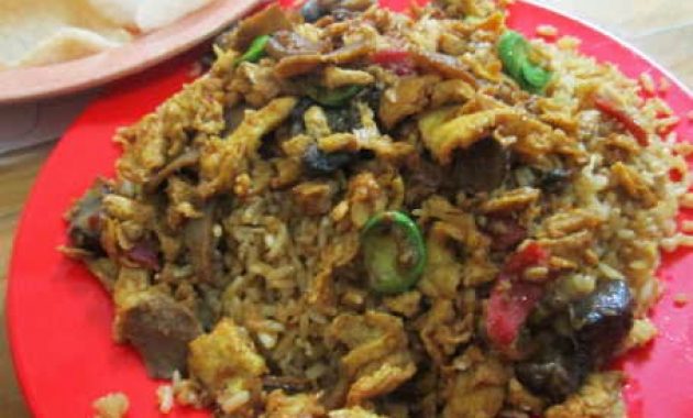 top 10+ kedai nasi goreng enak di bandung, murah meriah mulai 13 ribuan saja!