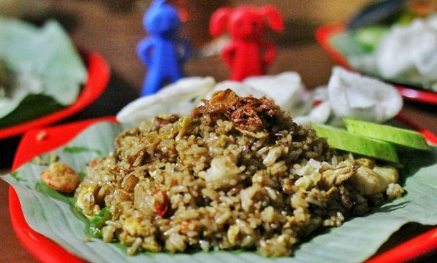 Top 10+ Kedai Nasi Goreng Enak di Bandung, Murah Meriah Mulai 13 Ribuan Saja!
