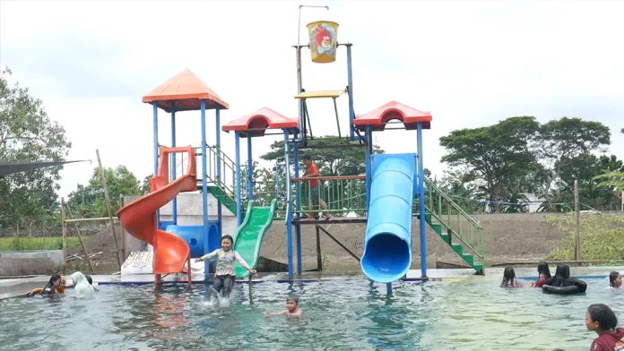 kolam renang di demak, objek wisata di demak, pemandian di demak, tempat wisata di demak, waterboom di demak, waterpark di demak, top 10+ kolam renang di demak terbesar & terbaik, wahana bermain lengkap!