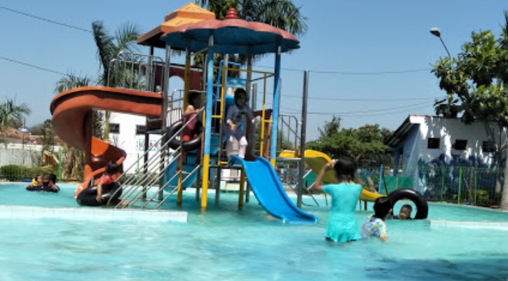 kolam renang di demak, objek wisata di demak, pemandian di demak, tempat wisata di demak, waterboom di demak, waterpark di demak, top 10+ kolam renang di demak terbesar & terbaik, wahana bermain lengkap!