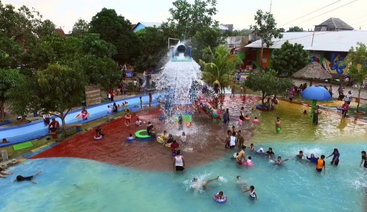 kolam renang di demak, objek wisata di demak, pemandian di demak, tempat wisata di demak, waterboom di demak, waterpark di demak, top 10+ kolam renang di demak terbesar & terbaik, wahana bermain lengkap!