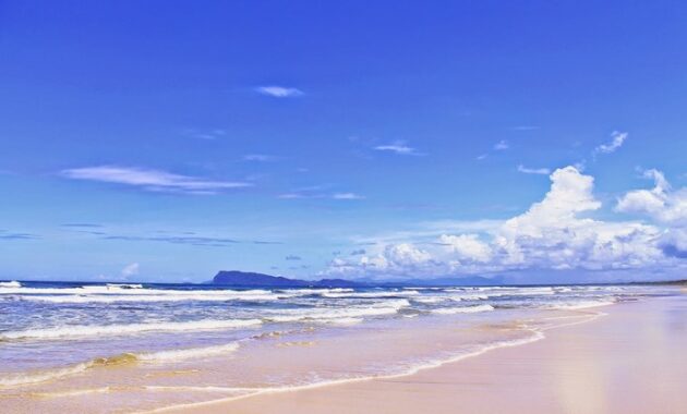 top 10+ pantai bagus di banyuwangi wajib dikunjungi, mana yang bisa untuk snorkeling dan camping?