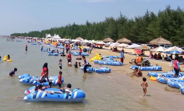 top 10+ pantai terkenal di wilayah jawa tengah, ada yang belum terjamah dan jarang dikunjungi