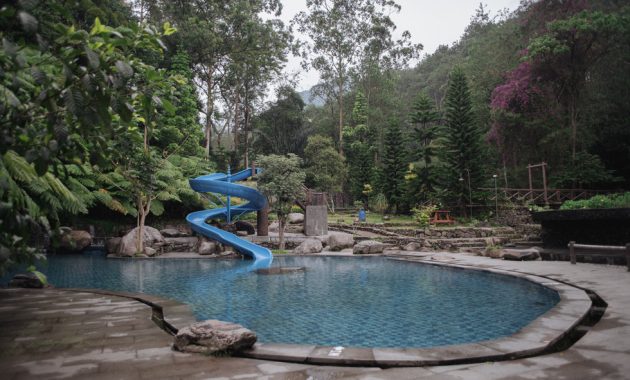 top 10+ potret kampuh becik bandung, villa tengah hutan di kaki gunung puntang dengan suasana asri