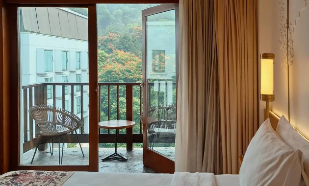 top 10+ potret padma hotel bandung, penginapan mewah yang nyaman di tengah pepohonan rimbun