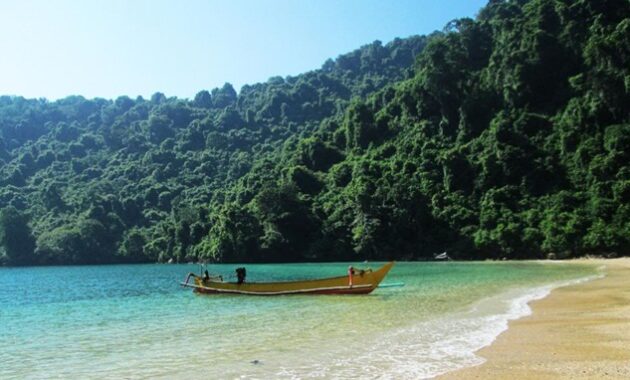 top 10+ pulau eksotis di jawa timur ini jangan sampai kamu lewatkan