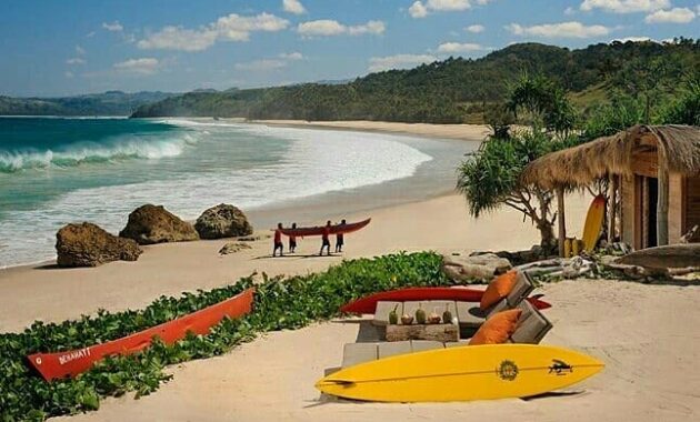 top 10+ referensi pantai terindah di negara indonesia, ada yang masuk jajaran dunia lho!