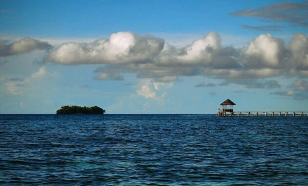top 10+ referensi pantai terindah di negara indonesia, ada yang masuk jajaran dunia lho!