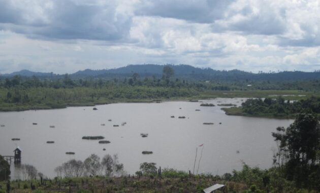 top 10+ referensi wisata danau cantik di daerah kalimantan timur ini bak surga tersembunyi!