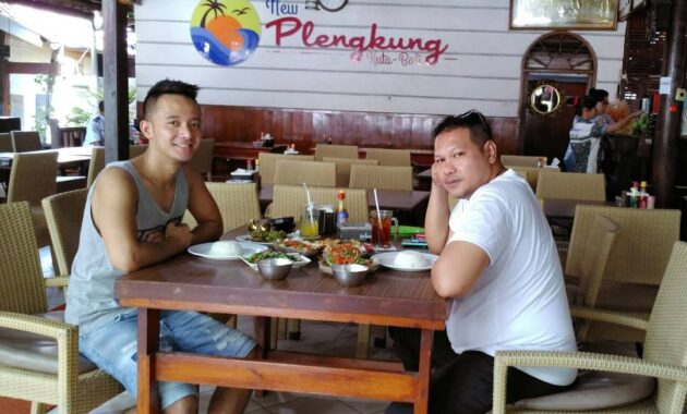 top 10+ rekomendasi daftar tempat makan enak di kuta bali dan adakah restoran yang halal?