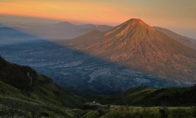 top 10+ rekomendasi gunung di daerah jawa tengah yang cocok para pecinta alam kunjungi