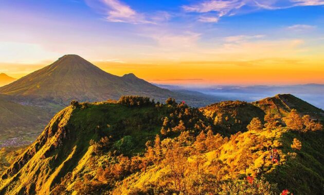top 10+ rekomendasi gunung di daerah jawa tengah yang cocok para pecinta alam kunjungi