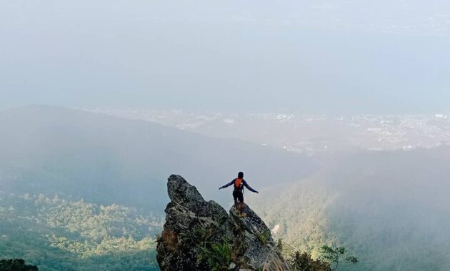 top 10+ rekomendasi gunung di daerah sulawesi yang punya medan cukup menantang untuk para pecinta alam coba