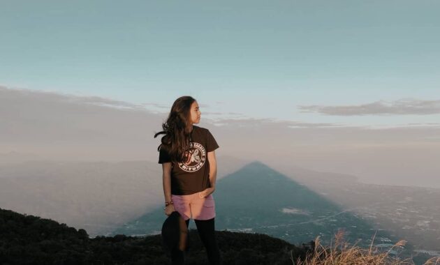 top 10+ rekomendasi gunung di daerah sulawesi yang punya medan cukup menantang untuk para pecinta alam coba