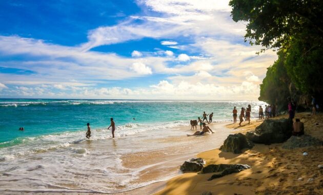 top 10+ rekomendasi pantai terbaik daerah uluwatu bak surga tersembunyi ini wajib untuk dikunjungi