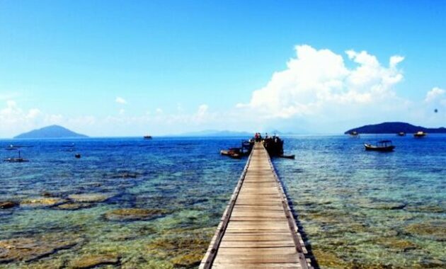 top 10+ rekomendasi pantai yang terkenal indah di kalimantan wajib untuk dikunjungi karena lagi hits