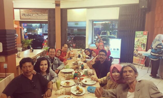 top 10+ rekomendasi pilihan tempat makan enak di daerah cimahi yang instagramable dan romantis