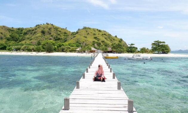 top 10+ rekomendasi pulau terindah di negara indonesia yang keindahannya bagaikan surga, wajib kalian kunjungi!