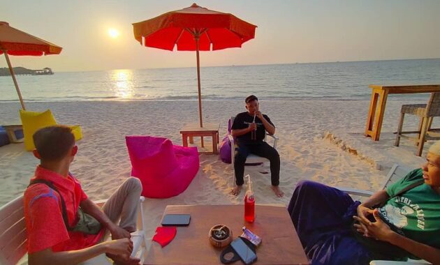 top 10+ rekomendasi pulau terindah di negara indonesia yang keindahannya bagaikan surga, wajib kalian kunjungi!