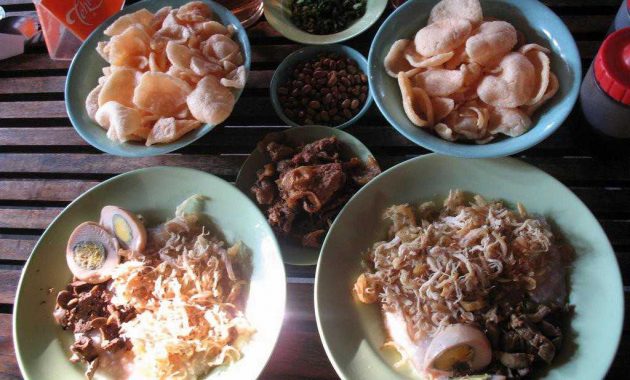 top 10+ rekomendasi sarapan bubur ayam paling yummy di bandung ini siap bikin laparmu hilang!