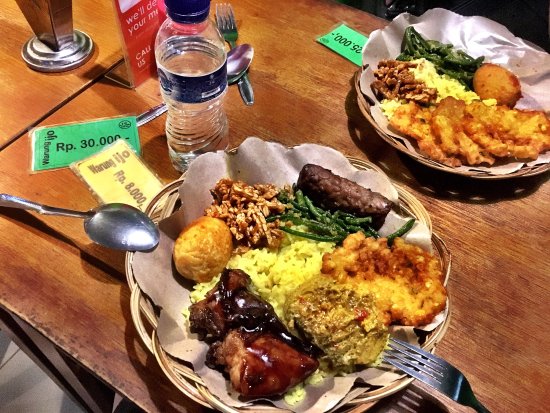 nasi campur di ubud, nasi campur enak di ubud, tempat nasi campur di ubud, warung nasi campur di ubud, top 10+ rekomendasi tempat makan nasi campur di ubud paling enak