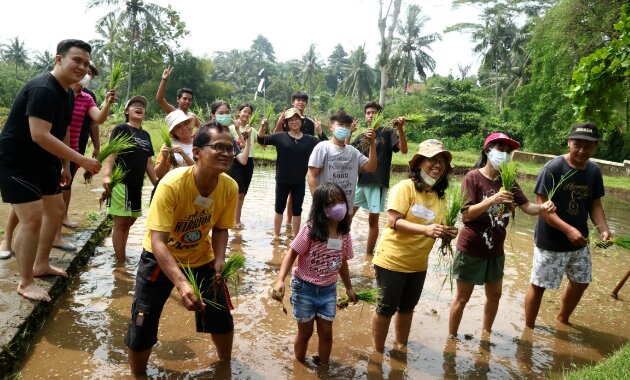 top 10+ rekomendasi tempat outbound terbaik di bogor yang bisa kamu jadikan lokasi liburan menyenangkan
