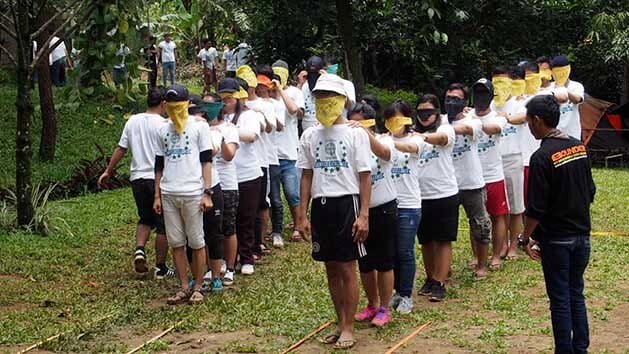 top 10+ rekomendasi tempat outbound terbaik di bogor yang bisa kamu jadikan lokasi liburan menyenangkan