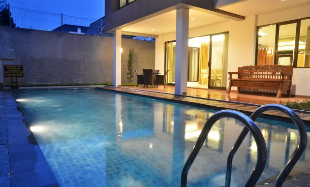 top 10+ rekomendasi villa dengan private pool di bandung, bisa sewa untuk honeymoon mulai rp3.200.000