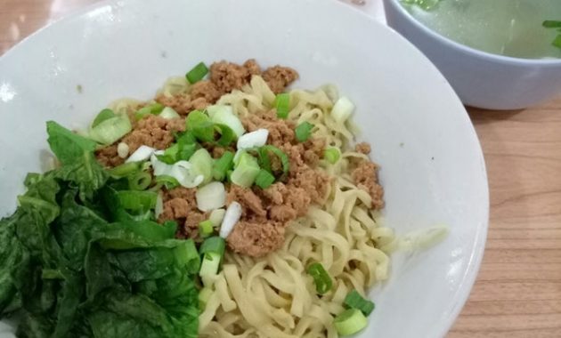 top 10+ rekomendasi warung mie ayam enak di semarang wajib dicoba, mana yang punya porsi jumbo?