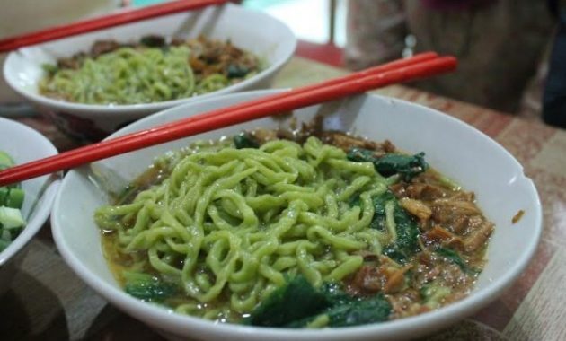 top 10+ rekomendasi warung mie ayam enak di semarang wajib dicoba, mana yang punya porsi jumbo?