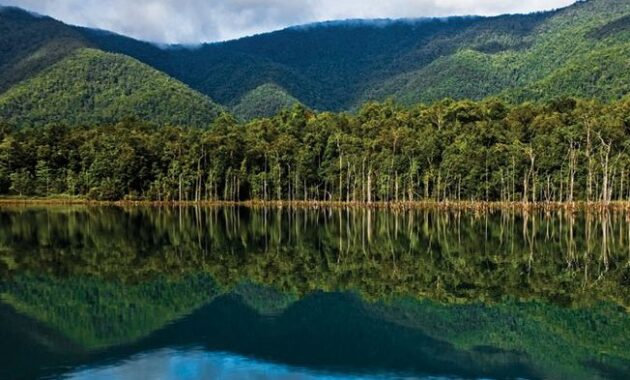 Top 10+ Rekomendasi Wisata Danau Daerah Sulawesi Selatan Yang Sangat Cantik Ini Bak Seperti Surga Tersembunyi
