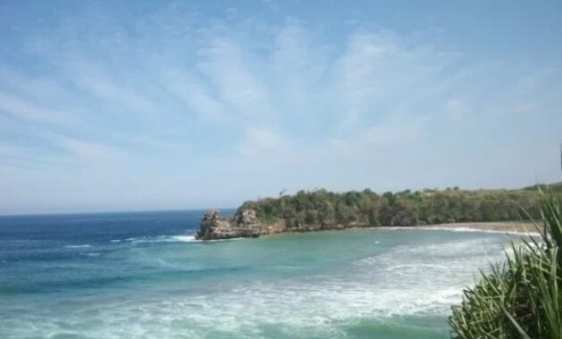 top 10+ rekomendasi wisata pantai di dekat kediri yang bagus dan terkenal termasuk tiket masuknya