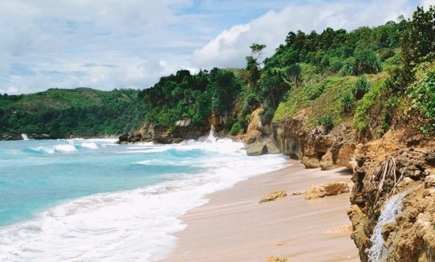 top 10+ rekomendasi wisata pantai di dekat kediri yang bagus dan terkenal termasuk tiket masuknya