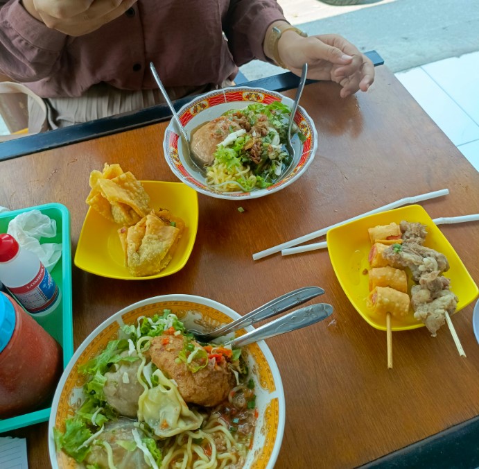 bakso di batu, bakso enak di batu, rumah makan bakso di batu, tempat makan bakso di batu, warung bakso di batu, top 10+ tempat makan bakso di batu paling enak & sudah legendaris!