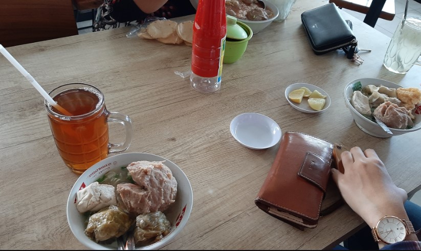 tempat makan bakso di gresik, tempat makan mie ayam di gresik, warung bakso di gresik, warung mie ayam di gresik, top 10+ tempat makan bakso di gresik legendaris dijamin bikin nagih