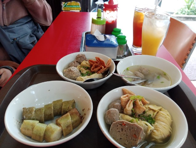 tempat makan bakso di gresik, tempat makan mie ayam di gresik, warung bakso di gresik, warung mie ayam di gresik, top 10+ tempat makan bakso di gresik legendaris dijamin bikin nagih