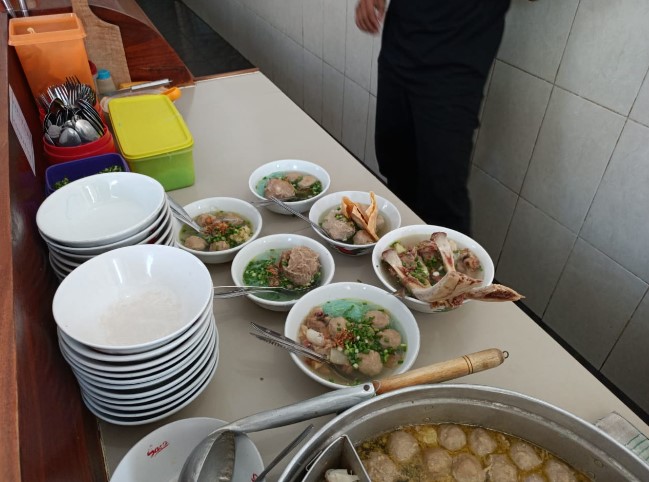 tempat makan bakso di gresik, tempat makan mie ayam di gresik, warung bakso di gresik, warung mie ayam di gresik, top 10+ tempat makan bakso di gresik legendaris dijamin bikin nagih