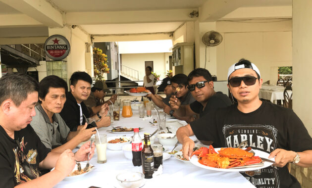 top 10+ tempat makan enak di manado yang terkenal dan adakah restoran seafood atau steak?