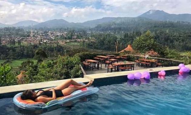 top 10+ villa dengan private pool di ciwidey dekat kawah putih penangkaran rusa, mulai dari rp450.000, 1. Bubu Jungle Resort, 2. Glamping Legok Kondang Lodge, 3. Patuha Resort, 4. Ciwidey Valley Resort, 5. Villa Cimanggu