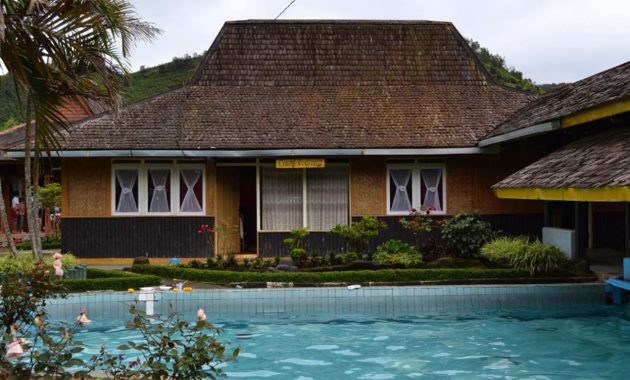 top 10+ villa dengan private pool di ciwidey dekat kawah putih penangkaran rusa, mulai dari rp450.000, 1. Bubu Jungle Resort, 2. Glamping Legok Kondang Lodge, 3. Patuha Resort, 4. Ciwidey Valley Resort, 5. Villa Cimanggu
