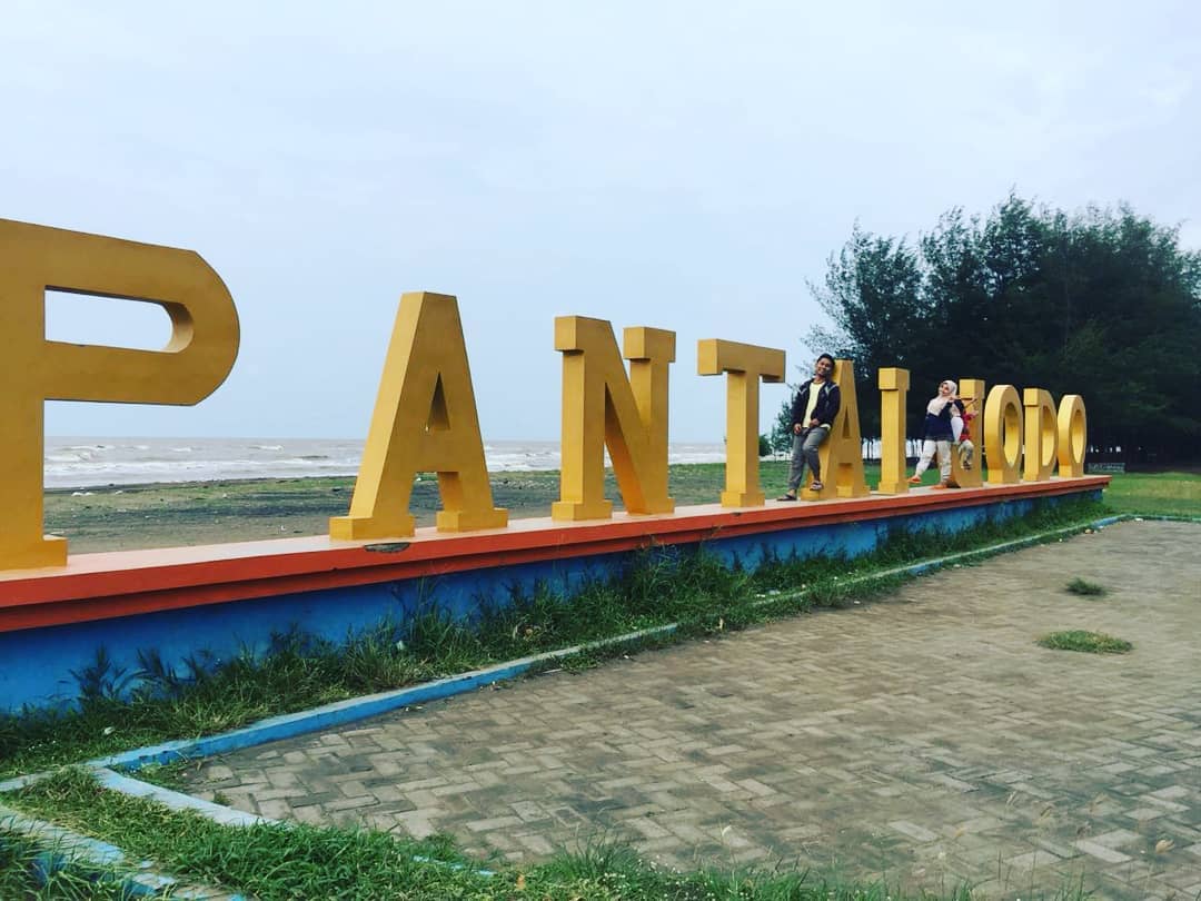 pantai batang, pantai di batang, pantai di jawa tengah, pantai terbaik di batang, wisata di batang, wisata pantai di batang, top 11+ pantai di batang hits & instagramable yang wajib dikunjungi