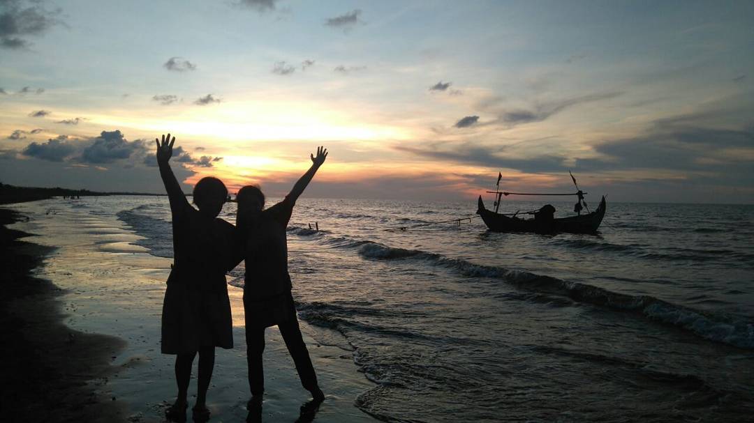 pantai batang, pantai di batang, pantai di jawa tengah, pantai terbaik di batang, wisata di batang, wisata pantai di batang, top 11+ pantai di batang hits & instagramable yang wajib dikunjungi