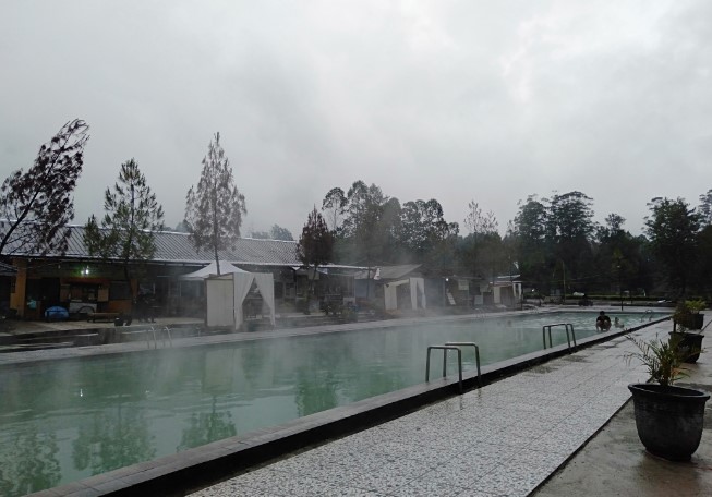 kolam renang air panas di bandung, pemandian air panas di bandung, top 11+ pemandian air panas di bandung terbaik untuk berendam!