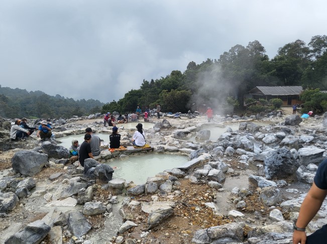 kolam renang air panas di bandung, pemandian air panas di bandung, top 11+ pemandian air panas di bandung terbaik untuk berendam!