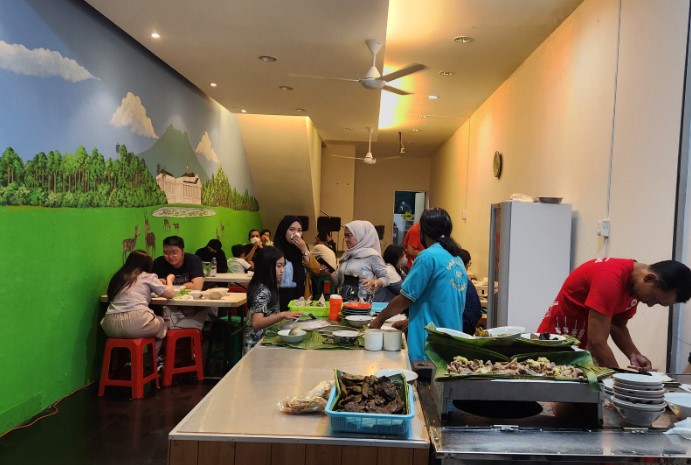 resto soto di bogor, restoran soto di bogor, soto di bogor, soto enak di bogor, soto mie di bogor, tempat makan soto di bogor, warung soto di bogor, top 12+ rekomendasi soto di bogor paling enak & legendaris, terbaik!