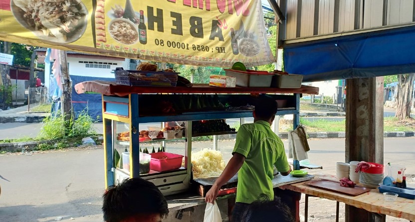 resto soto di bogor, restoran soto di bogor, soto di bogor, soto enak di bogor, soto mie di bogor, tempat makan soto di bogor, warung soto di bogor, top 12+ rekomendasi soto di bogor paling enak & legendaris, terbaik!