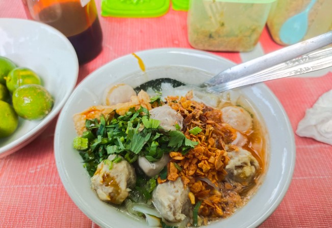 bakso enak di bsd, kedai bakso enak di bsd, mie ayam enak di bsd, outlet bakso enak di bsd, outlet mie ayam enak di bsd, rekomendasi bakso enak di bsd, tempat makan bakso enak di bsd, tempat makan mie ayam enak di bsd, warung bakso enak di bsd, warung mie ayam enak di bsd, top 12+ tempat makan bakso enak di bsd, warung bakso mie ayam legend