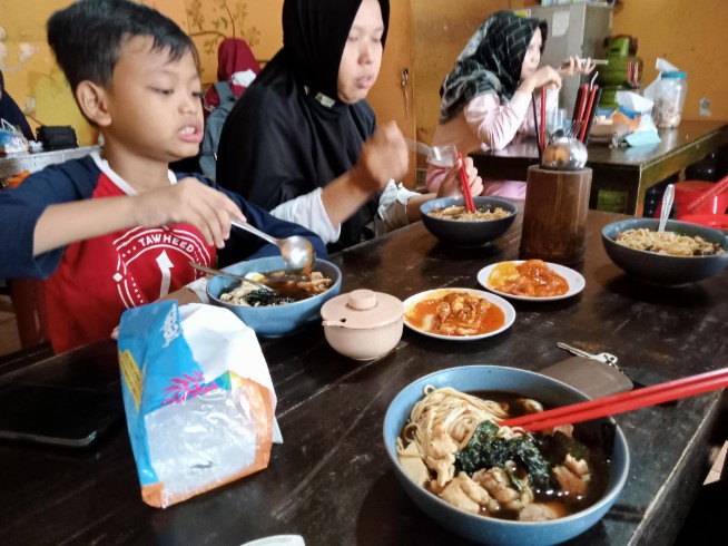 cafe di purworejo, kuliner di purworejo, resto di purworejo, restoran di purworejo, tempat makan di purworejo, tempat makan enak di purworejo, tempat wisata kuliner di purworejo, wisata kuliner di purworejo, top 12+ tempat makan enak di purworejo, restoran & cafe paling terkenal