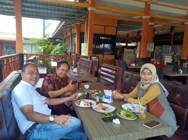 cafe di purworejo, kuliner di purworejo, resto di purworejo, restoran di purworejo, tempat makan di purworejo, tempat makan enak di purworejo, tempat wisata kuliner di purworejo, wisata kuliner di purworejo, top 12+ tempat makan enak di purworejo, restoran & cafe paling terkenal