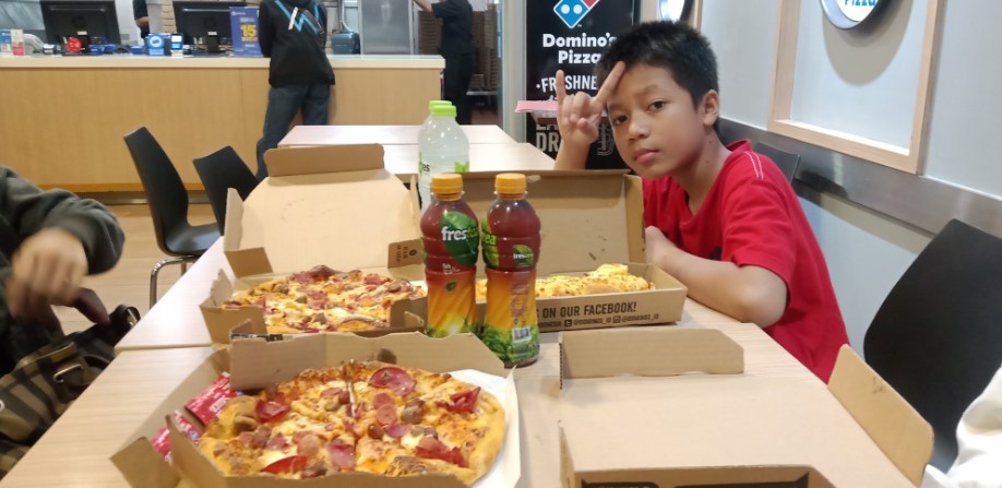 cafe pizza di kemang, outlet pizza di kemang, pizza di kemang, pizza enak di kemang, resto pizza di kemang, restoran pizza di kemang, tempat makan pizza di kemang, top 12+ tempat makan pizza di kemang paling enak & terkenal!